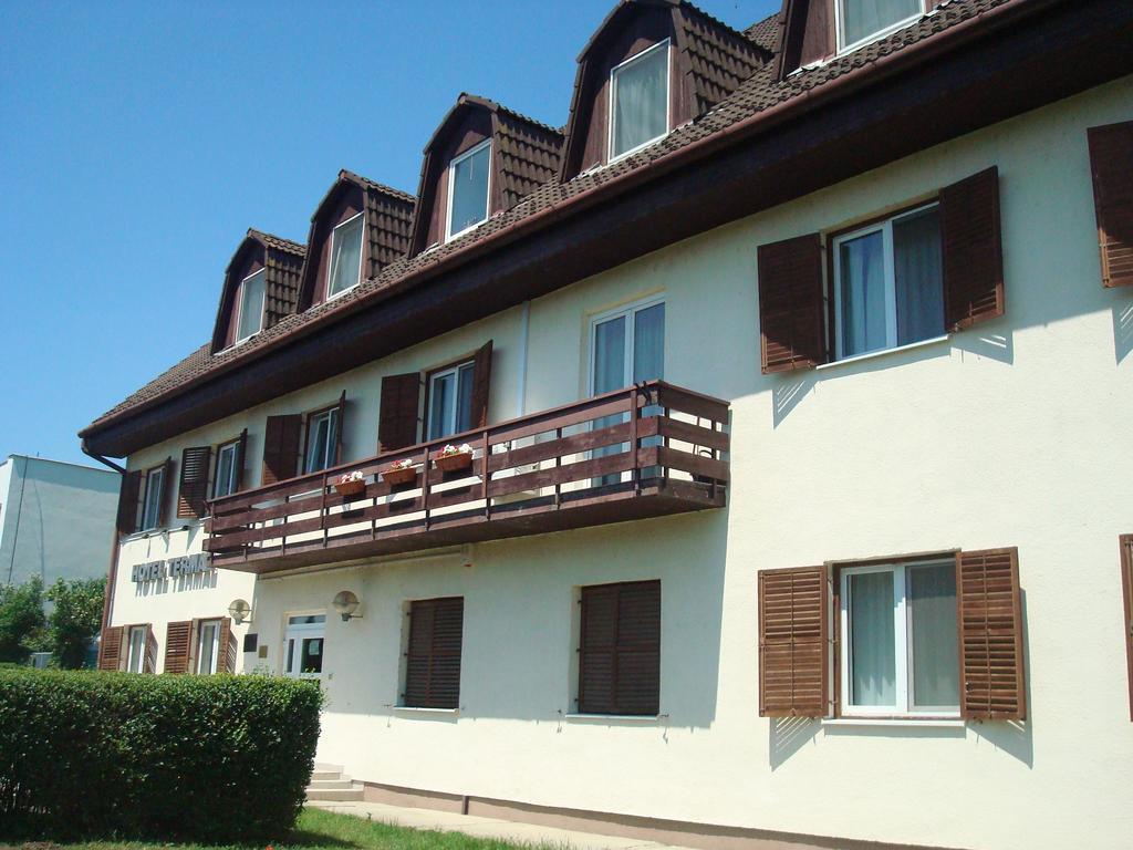 Hotel Termal Tiszaujvaros Exterior photo