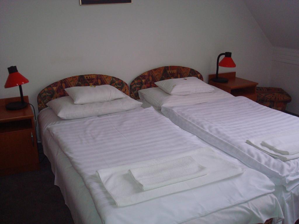 Hotel Termal Tiszaujvaros Room photo